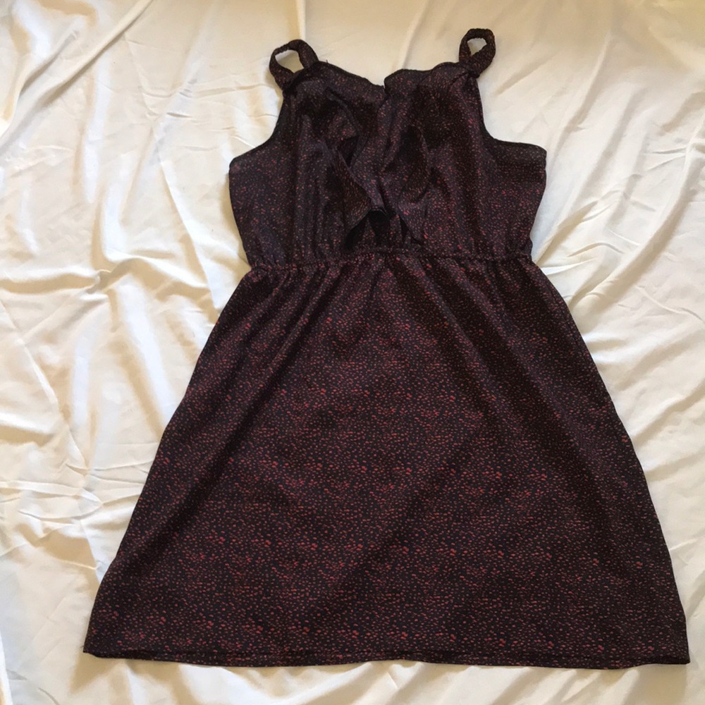 Stylish knee length sleeveless dress